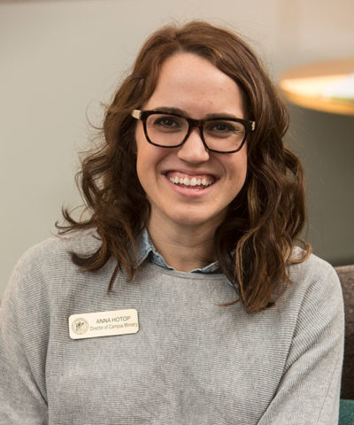 Female Fontbonne alumni smiling.