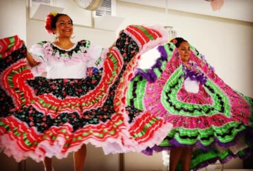 Central American dancers